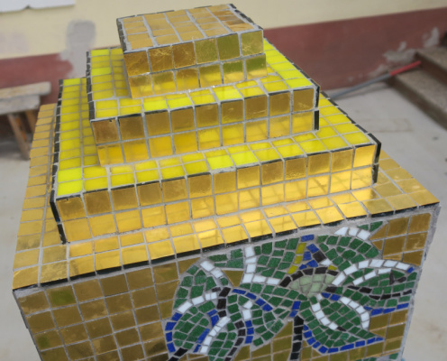Gelb/Goldener Aufsatz